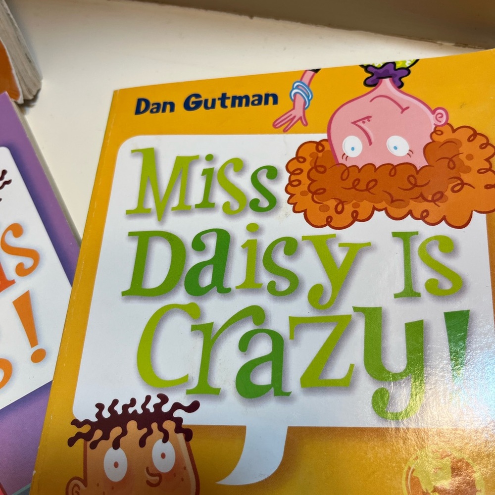Kids Book Set - Colorful Collection - Picture 6 of 6